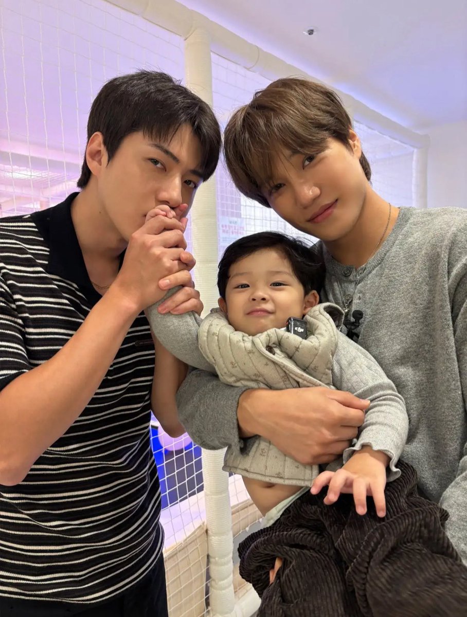 SeHunChile's tweet image. 251031 Actualización de «스튜디오슬램 (SLAM Studio)» en su canal de YouTube con #SEHUN y Kai por su participación en el episodio 5 del programa «콜미베이비 (Call me baby)».

© studioSLAM_youtube

#SEHUNOnCallMeBaby #WeAreOneEXO #EXO #엑소 #EXO_SC #오세훈 #吳世勛 #セフン