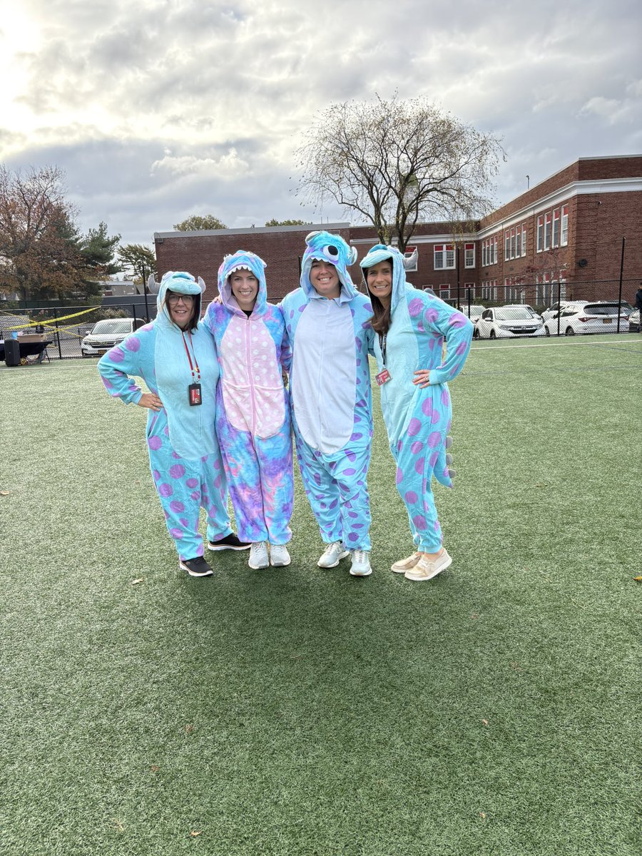 Jackson Ave School tweet media