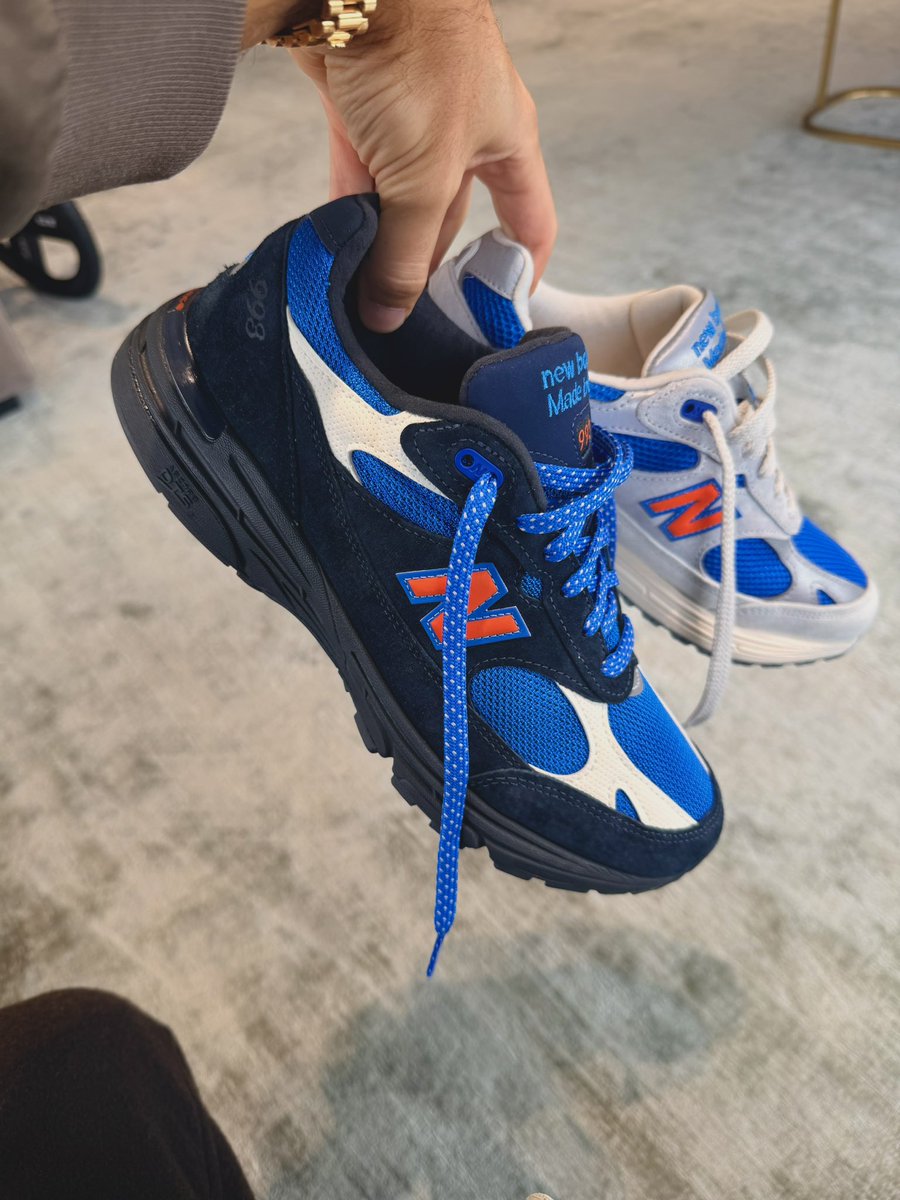 JustFreshKicks tweet media