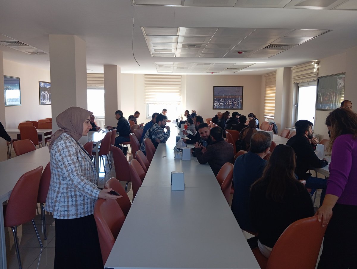 Van Çalışma ve İş Kurumu İl Müdürlüğü olarak engelli istihdamı gerçekleştirmek üzere A-101, Vizyon Moda Tekstil ,Dikmix Akademi, Zırhlıoğlu Market ,Güneş Hazır Beton ve Rojhat İnşaat firmaları ile iş arayan vatandaşlarımızın katılımı sağlanarak toplu görüşme gerçekleştirdik.