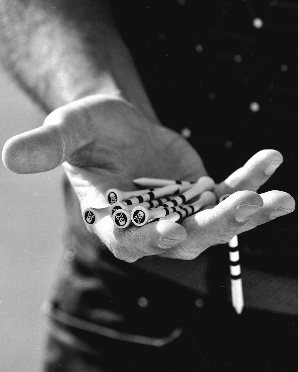 Tee-rifying performance &amp; spine-chilling durability.☠️ Our tees won’t ghost you mid-round! Happy Halloween from PrideSports! 🎃

#teeityourway #golftee #halloween #golfgear #golfaccessories