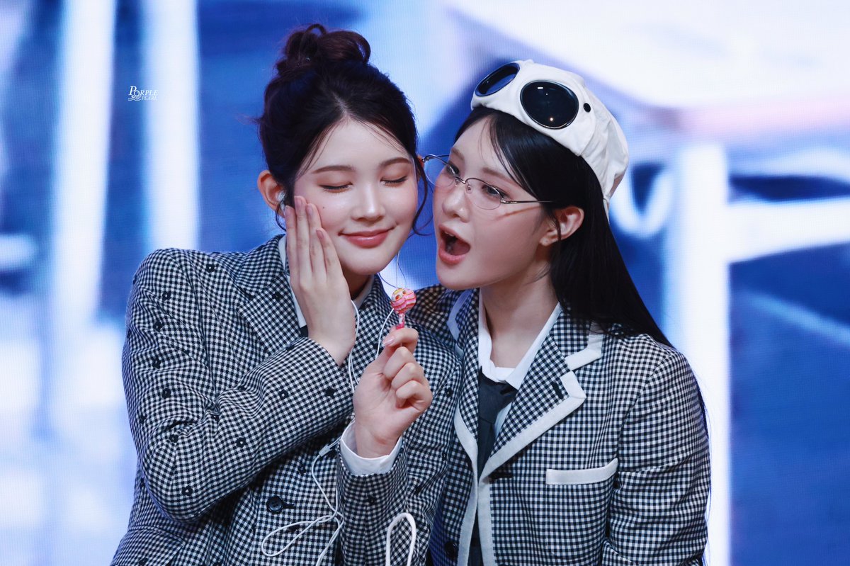 251031

#JUUN #주은 #A_NA #에이나
#Hearts2Hearts #하츠투하츠 #H2H