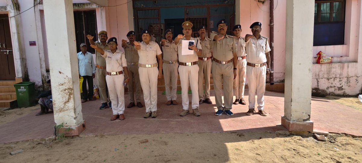 SpBhadrak's tweet image. &quot;On the occasion of Rashtriya Ekta Diwas (National Unity Day) 2025, Dhamnagar PS organized an Oath Taking Ceremony and a Road Run to celebrate and reaffirm the spirit of national unity and integrity.&quot;

#Runforunity 
#RashtriyaEktaDiwas2025 #SardarPatel150 #EktaDiwasBharat