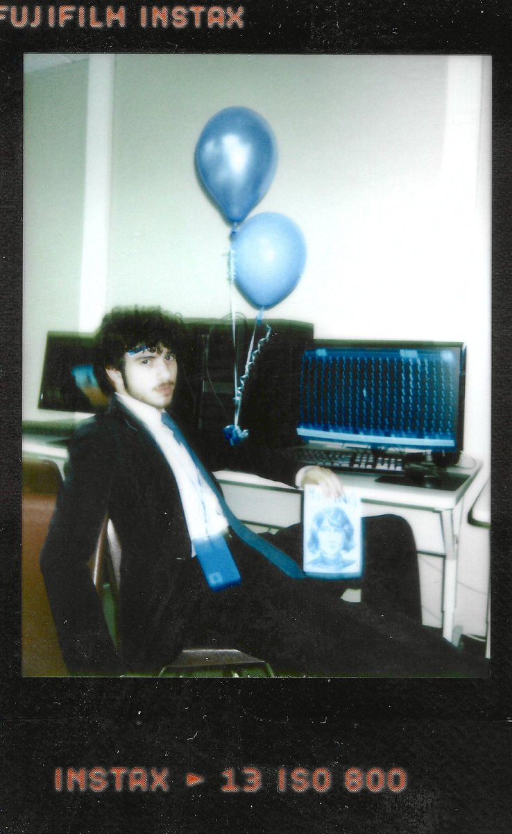 extobyte's tweet image. halloween is mysterious and important #severance