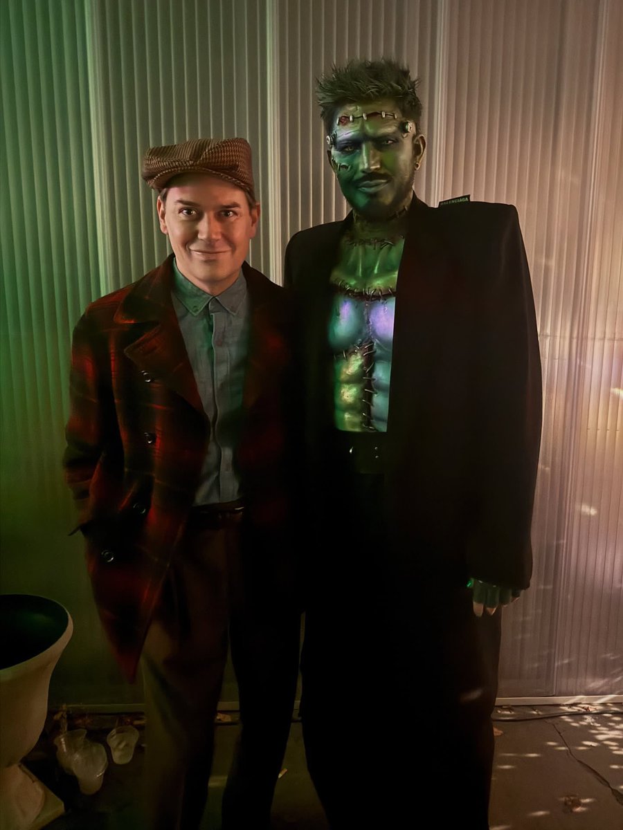AdamL_Daily's tweet photo. 🎥| Adam last night celebrating Halloween 💚 https://t.co/HoHg9GskKk