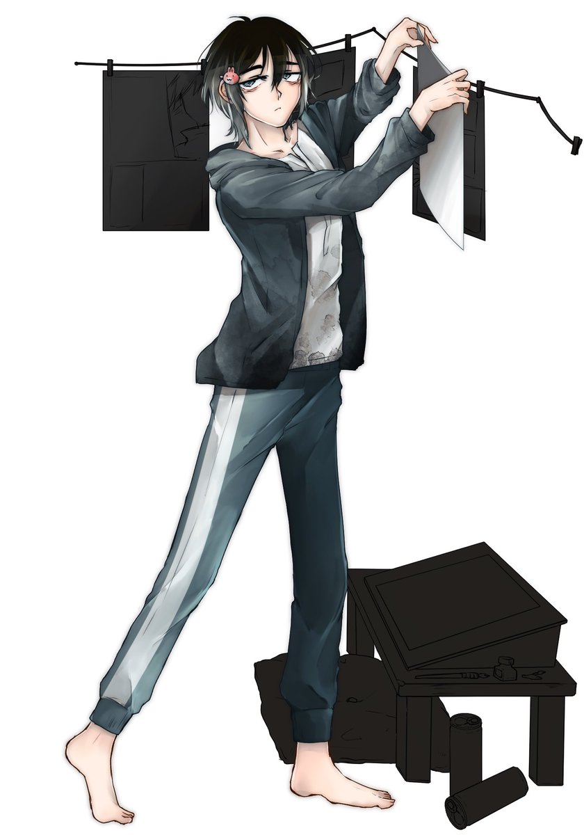 アンテリの作家
氷見崎 凪さんの立ち絵
人物の塗りは終わった！
背景どうするかなーと思いつつ、この黒塗りのままでも良いかもと悩んでる
アンテリは明日から！