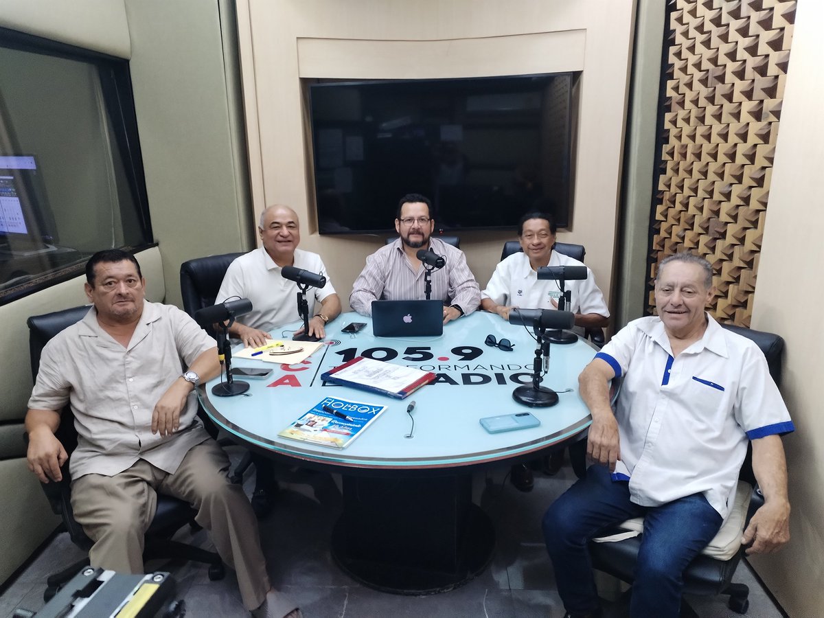 #Mapaches   Entrevista en <a href="/RCA_Noticias/">Radio Cultural Ayuntamiento</a> para compartir como egresados <a href="/mapachestec/">@MAPACHESTec</a> del  H. <a href="/IT_Chetumal/">TecNM - Chetumal</a> <a href="/TecNM_MX/">TecNM</a> los festejos del #50Aniversario de nuestra #AlmaMater el H. #InstitutoTecnológicoDeChetumal 
<a href="/GobQuintanaRoo/">Gobierno Quintana Roo</a> 
<a href="/MaraLezama/">Mara Lezama</a> 
<a href="/egresadostec/">Asociación de Egresados del ITCH, A.C.</a> 
<a href="/arquitecto_mx/">Victor Sánchez Ruz</a> 
<a href="/chetubien/">Comunidad Chetubien</a>