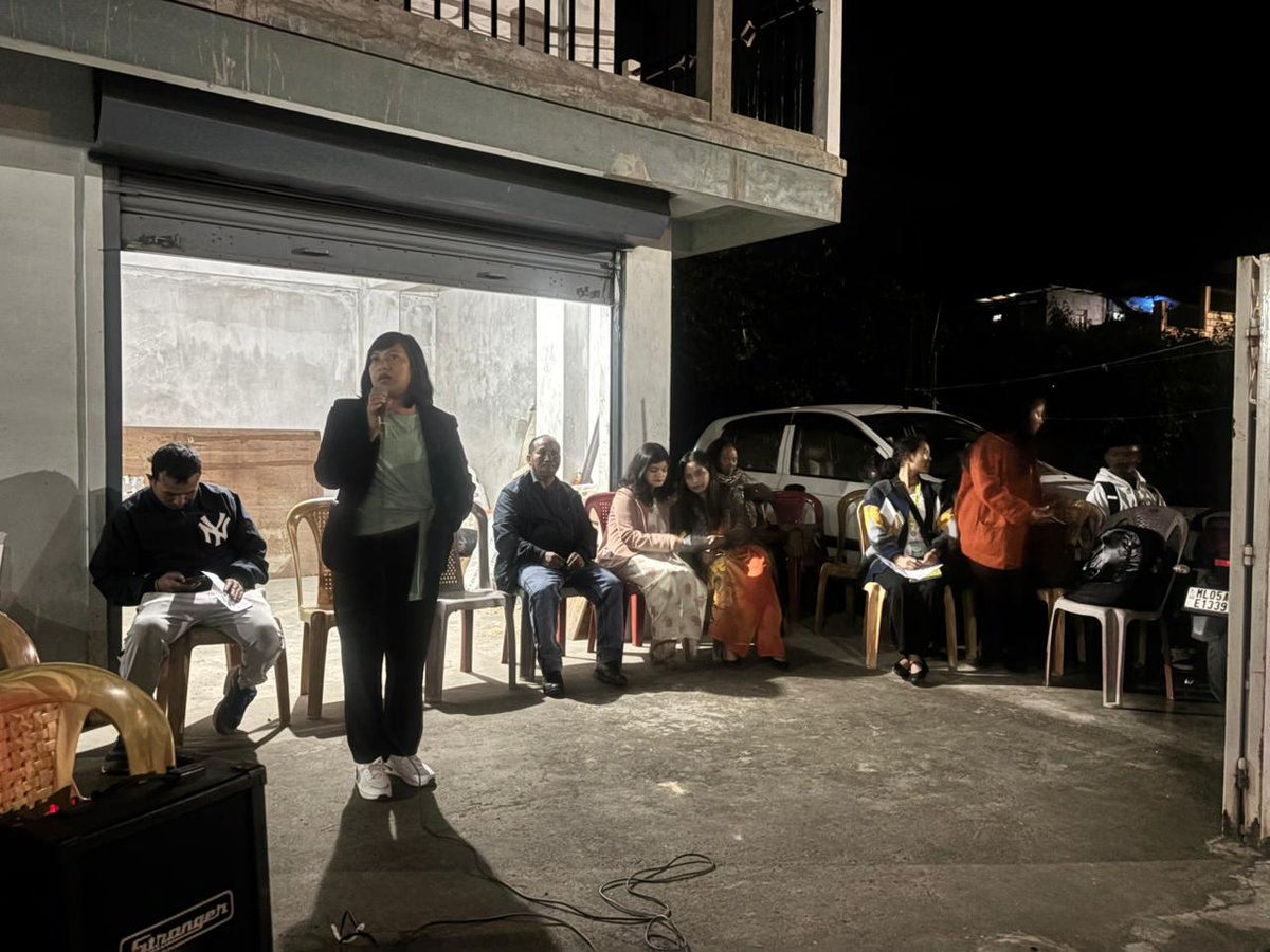 NssLady's tweet photo. Awareness programme on ill effects of drug abuse and role of community in drug abuse prevention at the market place of riat laban kynjat phubol as part of nasha mukt abhiyan @CellNehu @nss_rdguwahati @_NSSIndia https://t.co/ANjL5OIPqy