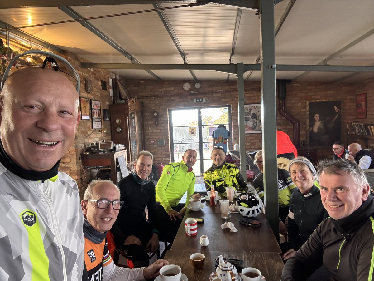 Final day completed of the Prostate United Challenge. 1055km ridden in the month and over £1600 raised for a charity close to our hearts . Thanks for all those who supported 👍🏻. Still time if you feel the need 😊

prostateunited.prostatecanceruk.org/fundraising/ma…