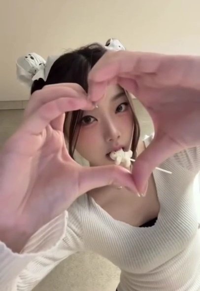 시크릿넘버 나비 하실 분
일단 이렇게 생겼잖아