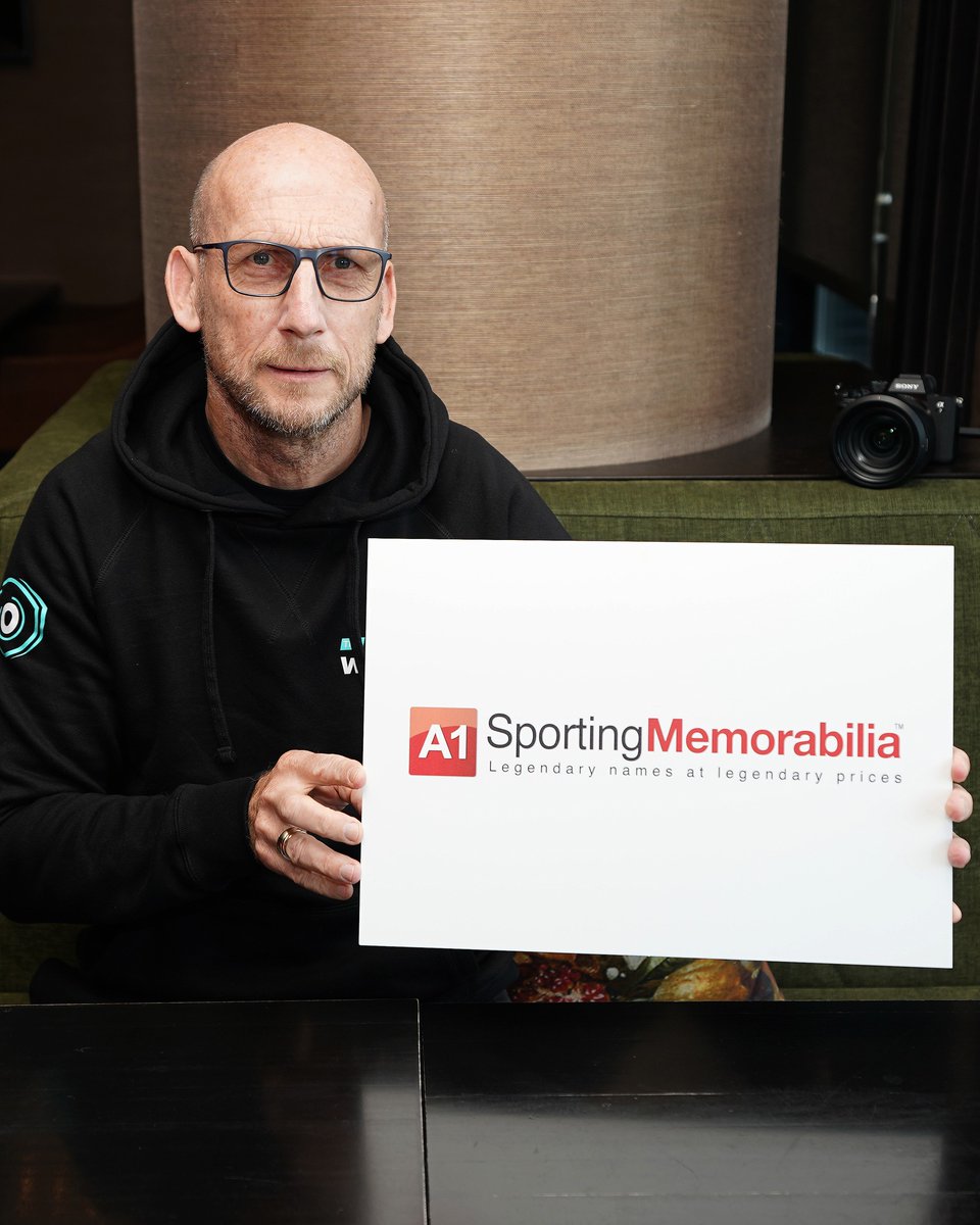 Jaap Stam signs with A1 Sporting Memorabilia!✍️ 

#SignedMemorabilia #memorabilia #manchesterunited #jaapstam