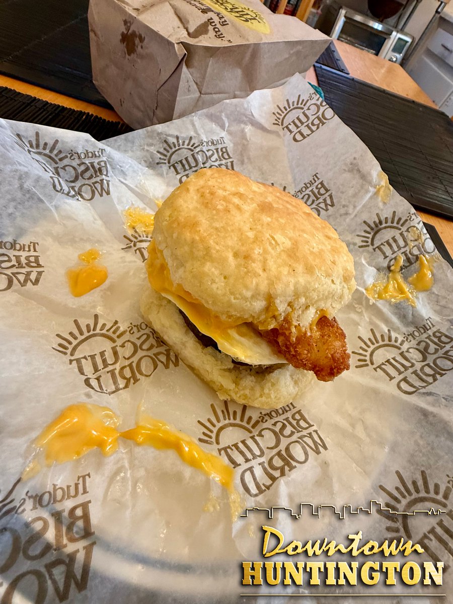 DowntownHWV's tweet image. Stayed up late watching football and drinking root beer, so I woke up late. Just now having breakfast: A Thundering Herd biscuit with melted cheese. Highly recommend. 

#EatLocal // #HuntingtonWV