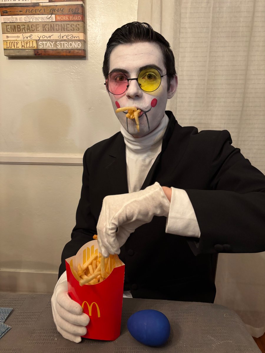 CyberWizardtf2's tweet image. G0D FORB1D A [Number 1 Rated Salesman 1997] ENJOYS A [Happy Meal] [[At Half Price]]