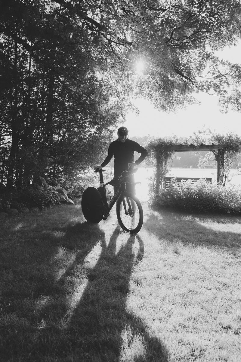 FeltBicycles's tweet photo. Braden Currie draws the line
16 years. 51 wins. 72 podiums. 0 shortcuts.
He is stepping away from pro Ironman racing — on his terms. From Wānaka to the world, he raced with grit, heart & no limits
He’s not slowing down. Just choosing a new finish line
#FeltBicycles #FeltIsFast https://t.co/yPxMwIGyWL