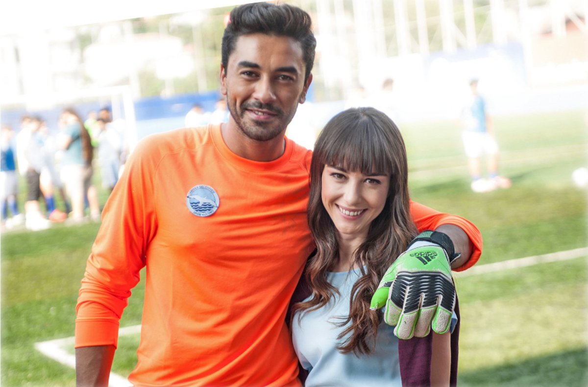 VilmaValentino_'s tweet photo. Obaa👏👏De acordo com a jornalista Birsen Altuntas, foi anunciado o novo trabalho de #GökhanAlkan que 
 fará par romântico com #ÖzgeGürel, que interpretará Aylin no filme. Ozan aparecerá como um "oficial de registro civil" e Aylin como uma "advogada de divórcio".
Ameiiii👏👏 https://t.co/OlaD5MbXz8