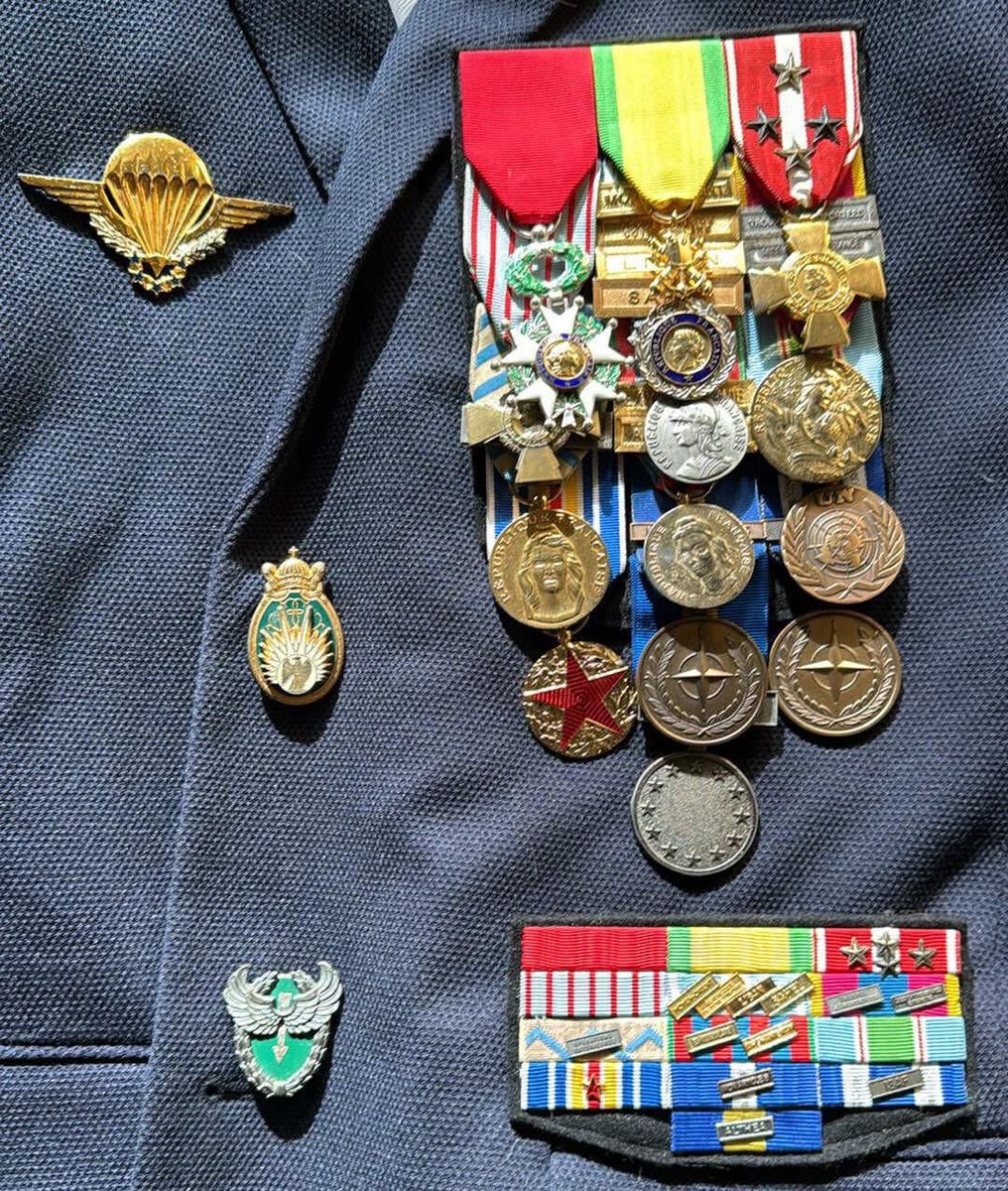 Après plus de 20 ans de service, Lucky ancien du 13e RDP porte aujourd'hui avec fierté la médaille des blessés, symbole d'une blessure invisible mais réelle : le PTSD, qui lui aura coûté 10 ans de sa vie.

Son parcours ? Celui d'un soldat qui a tout donné, jusqu'à l'invisible.