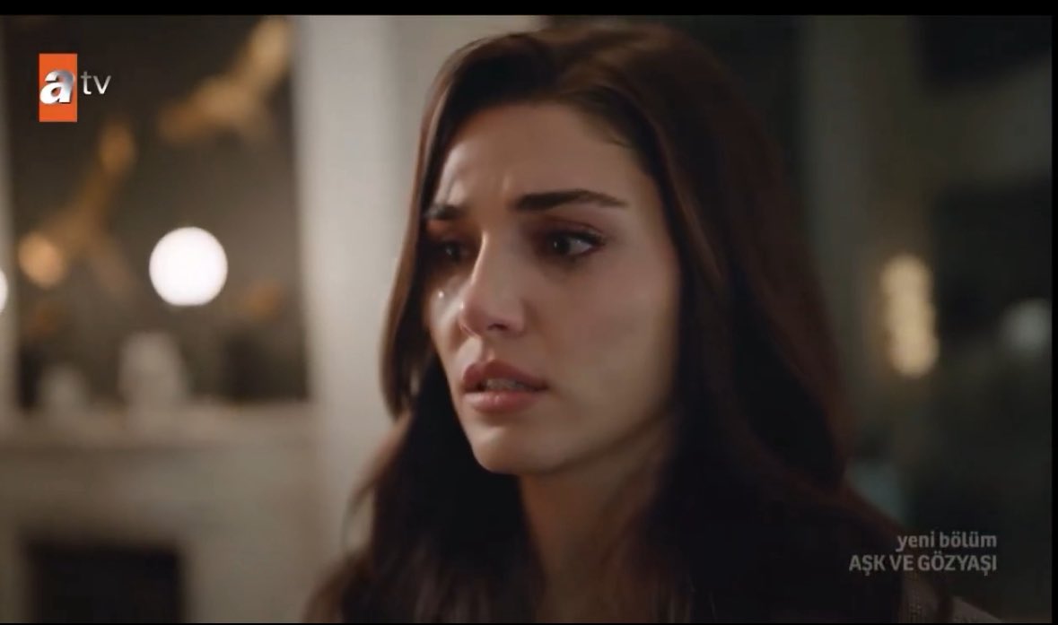 tvmuhendisii's tweet photo. Hande Erçel  #AşkVeGözyaşı dizisinde harika bir performans sergiliyor. Kendisini eleştirenler bu diziye bir baksın derim. Her projesinde üstüne koyarak gidiyor 👌🏻

#HandeErçel https://t.co/FTc6lSvINi
