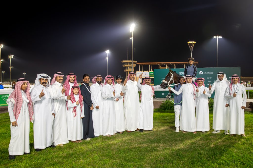 نتيجة الشوط الـ 12 الحفل ( 28 ) 

◻️الفائز : الرحاوي
◻️المالك : ماضي فوزان حمد الماضي
◻️المدرب : ذيب القنطاش
◻️الخيال : لويس موراليس
◻️المسافة : 2400م

#نادي_سباقات_الخيل
#موسم_سباقات_الرياض