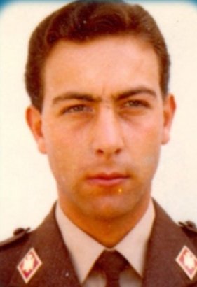 Un día como hoy de 1982 #ETA asesinó en #Vitoria al <a href="/policia/">Policía Nacional</a> FRANCISCO GONZÁLEZ RUIZ. 

Murió al estallar un artefacto colocado en un coche.

El explosivo accionado a distancia alcanzó a un convoy policial que vigilaba una subestación eléctrica.

#MEMORIA