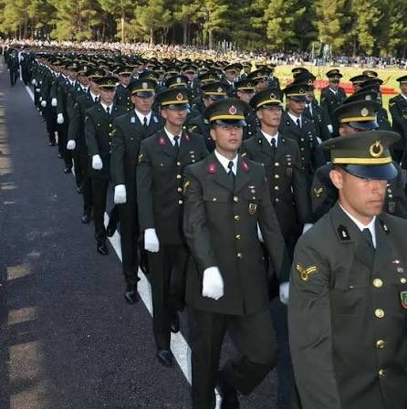 “Bizim o gece sabaha kadar dinlediğimiz selalar aslında bizim çocuklarımızın selasıymış.”
Teğmen Fatih Ünver'in Annesi.

AskeriÖğrenciye ZulmeSon

Serie A'da #papara 
Yarın MimarSinandayız
#Trabzonspor