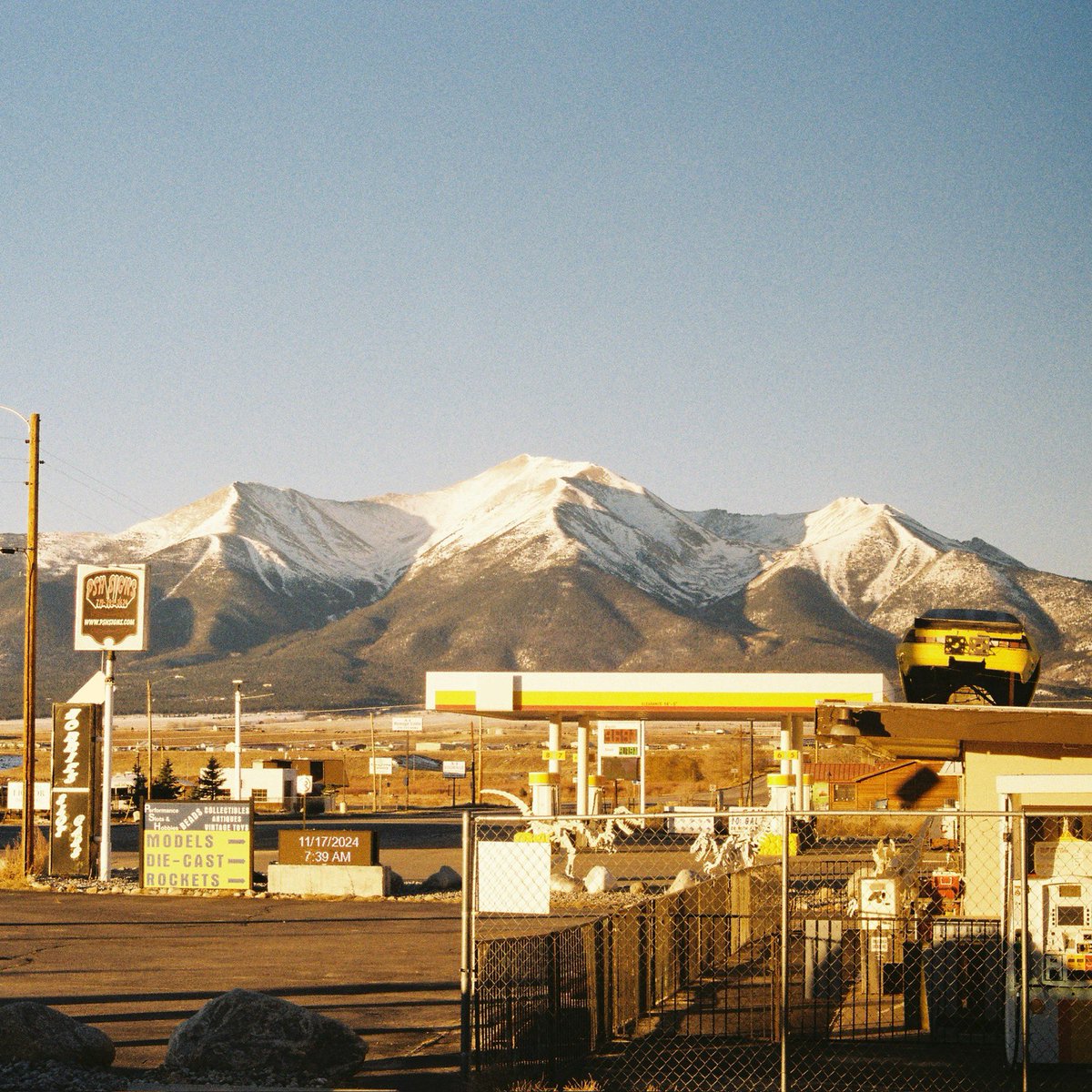 1 week until “Welcome Home”

Pre-save link in bio 🏠

Also Happy Halloween 🎃