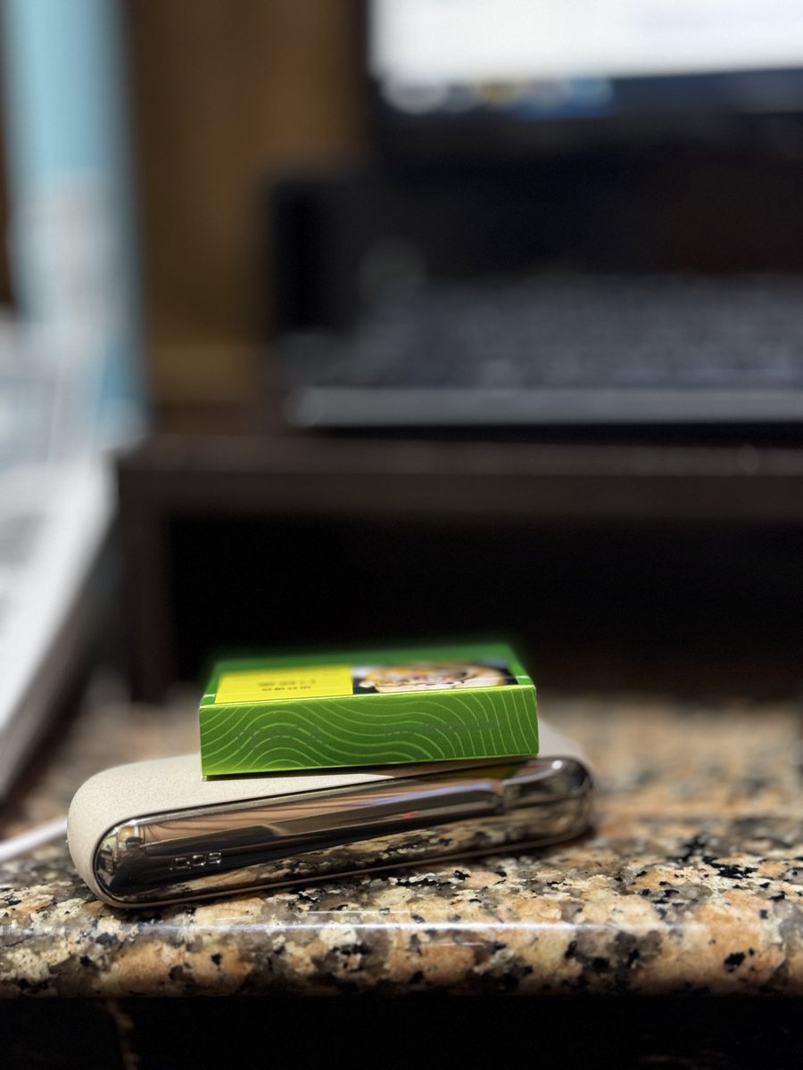 Carterdoms's tweet image. 好的還是入手了～
就來看看能不能替代掉
我現在紙煙+電子煙的組合🫠

到底是什麼歸剛抽菸的人類🚬
#IQOS