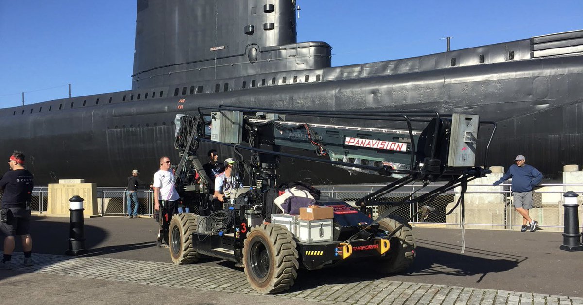 #トランスフォーマー

ＴＦ最後の騎士王に登場するケイド達をマーリンの杖が隠された場所まで案内したアンフィオン級潜水艦から変形するオートボットのコンセプトアートのみ存在するロボットモード。