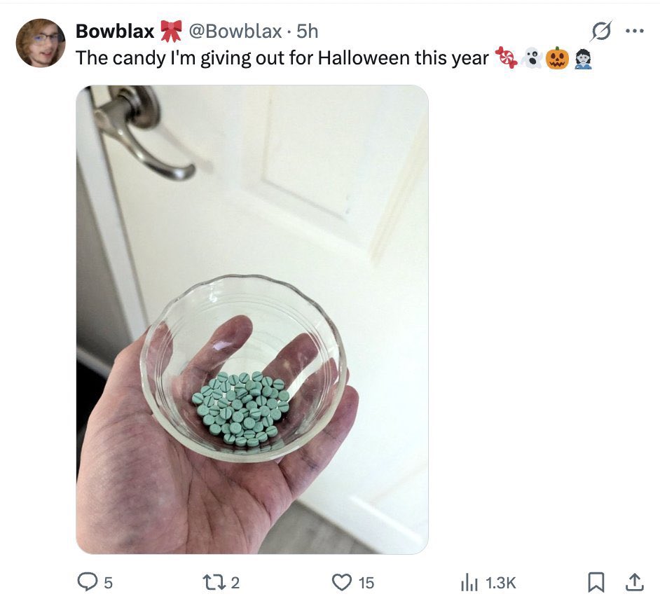 DerrickEvans4WV's tweet image. Wow. What a disgusting POS.

Bowblax, a trans YouTuber whose real name is Josh Christiaanse, says he’s going to give sex change hormones to children while pretending it’s candy this Halloween.

Make this psycho famous: