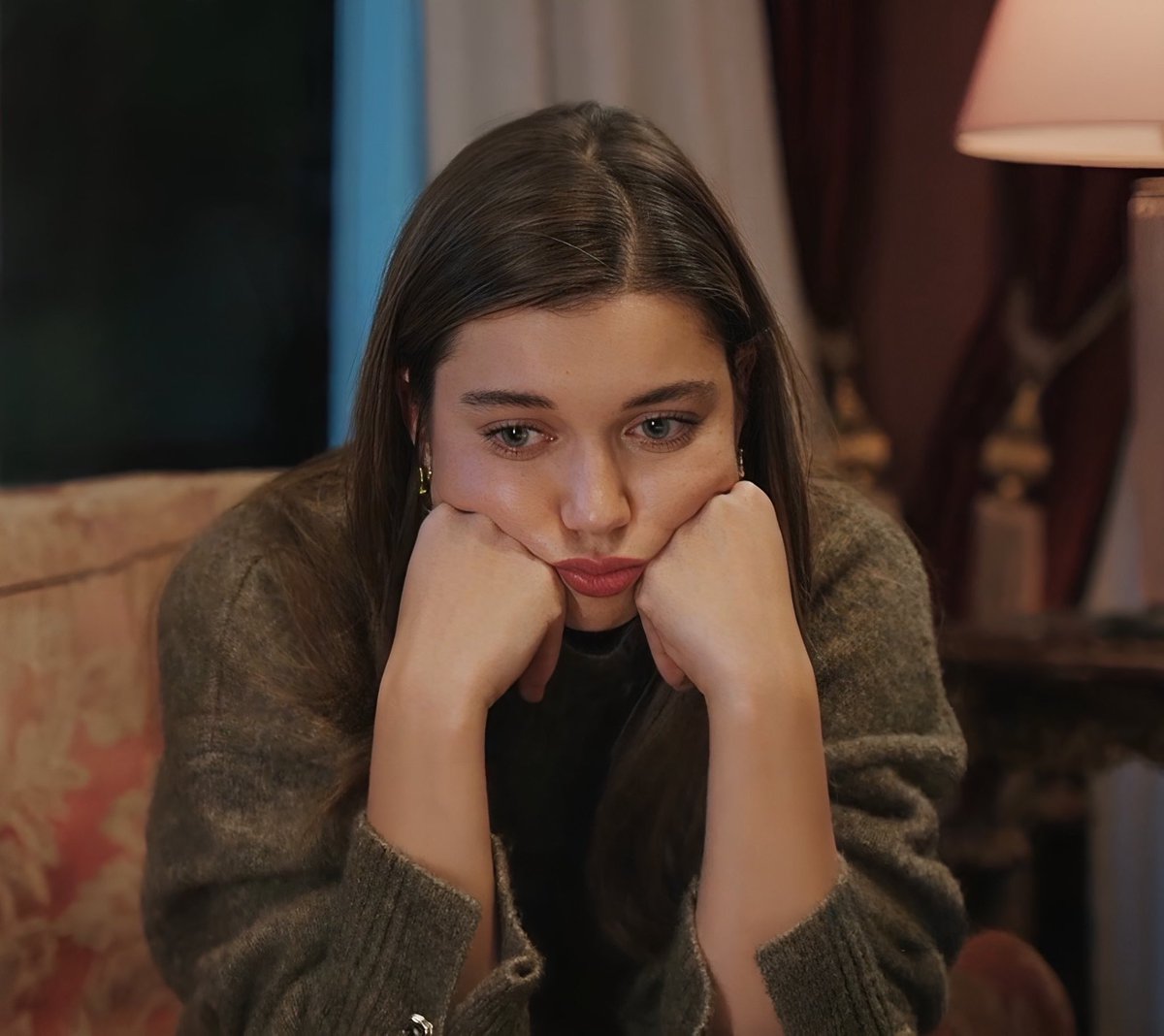 F2006__'s tweet image. aşkım neredesin seni özledim
@/afrasaraç