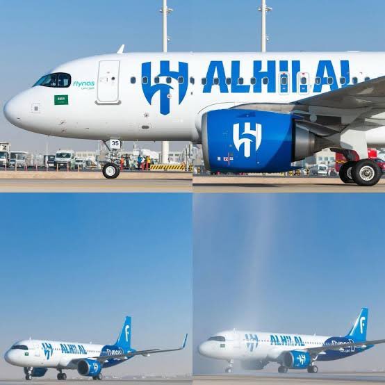 من المستفيد #الهلال أم <a href="/flynas/">flynas طيران ناس</a> 
الحقيقة مادامت طائرة عامة وليست فقط مخصصة للهلال ، فالمستفيد اولاً واخيراً شركة الطيران.
اولاً من الناحية التفاعلية وثانياً من الناحية التسويقية ..
أما الهلال فائدته بدأت وانتهت بتوقيع الشراكة والرعاية مسبقاً ولايضيف له طيرانه بلون ازرق أم أخضر