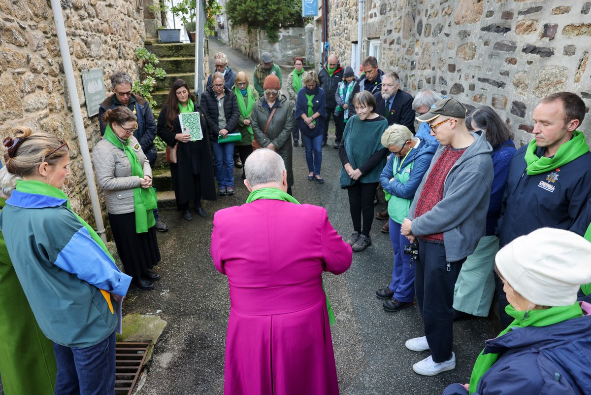 CornwallHugs tweet media