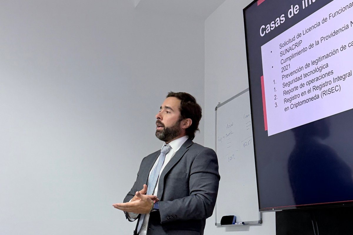 Un grupo de abogados de <a href="/BakerMcKenzieVZ/">Baker McKenzie Venezuela</a> se reunió ayer con la Gerencia Financiera de <a href="/pharmetique_ve/">Pharmetique Labs Venezuela</a> para conversar sobre el entorno legal de los criptoactivos en Vzla. Un encuentro que sirvió para despejar dudas sobre un tópico que ha ganado gran interés entre las empresas.