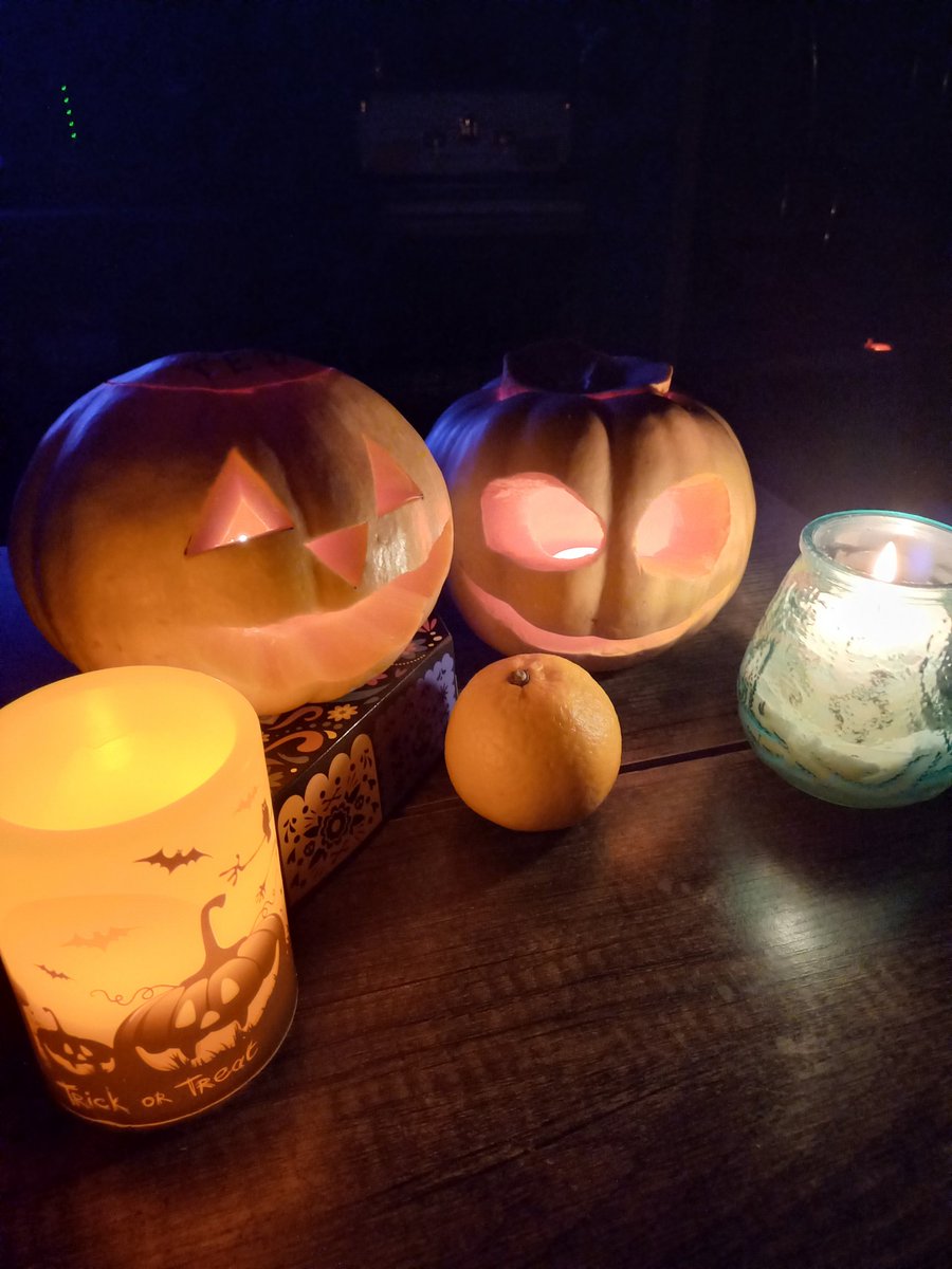 Happy Halloween, everyone!!! My personal favorite celebration! Get the popcorn and watch some horror movies, then go out and party in your best costume!