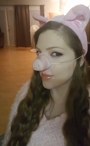 GoddessBriBri's tweet photo. HAPPY HALLOWEEN! 🐷#paypigs #findom #cosplay #costumefetish #iwantclips #clips4sale #loyalfans #femdom https://t.co/pCCVhL0yrd