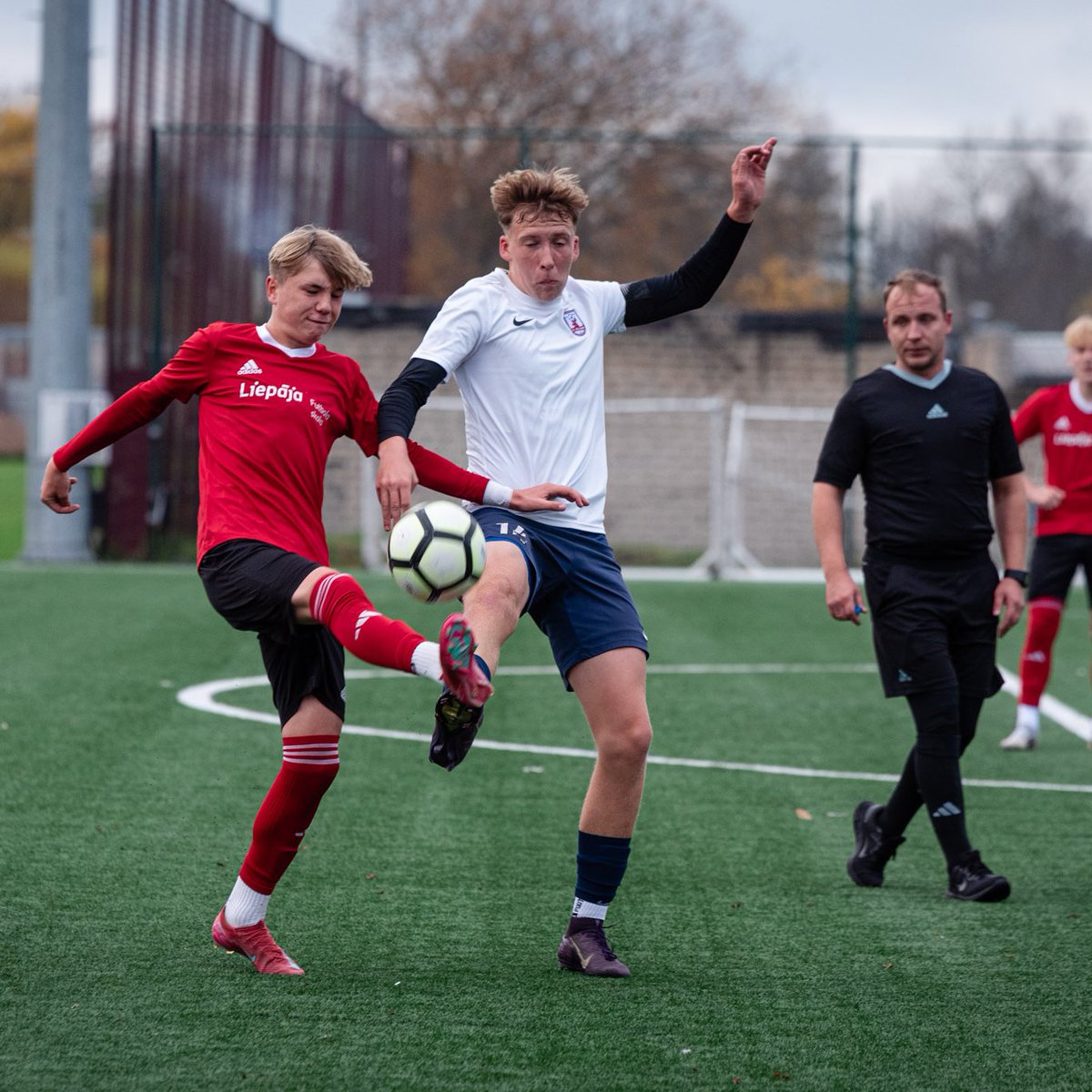 Sezonas punkts — ar vērtīgu nākotnes ceļazīmi 🎯
FK “Jelgava U15” mājās piekāpjas “Liepājas FS” (0:5), taču nodrošina vietu nākamās sezonas U17 Elites grupā! 🔴🔵
#fkjelgava #U15 #futbols #elitesgrupa #Jelgava