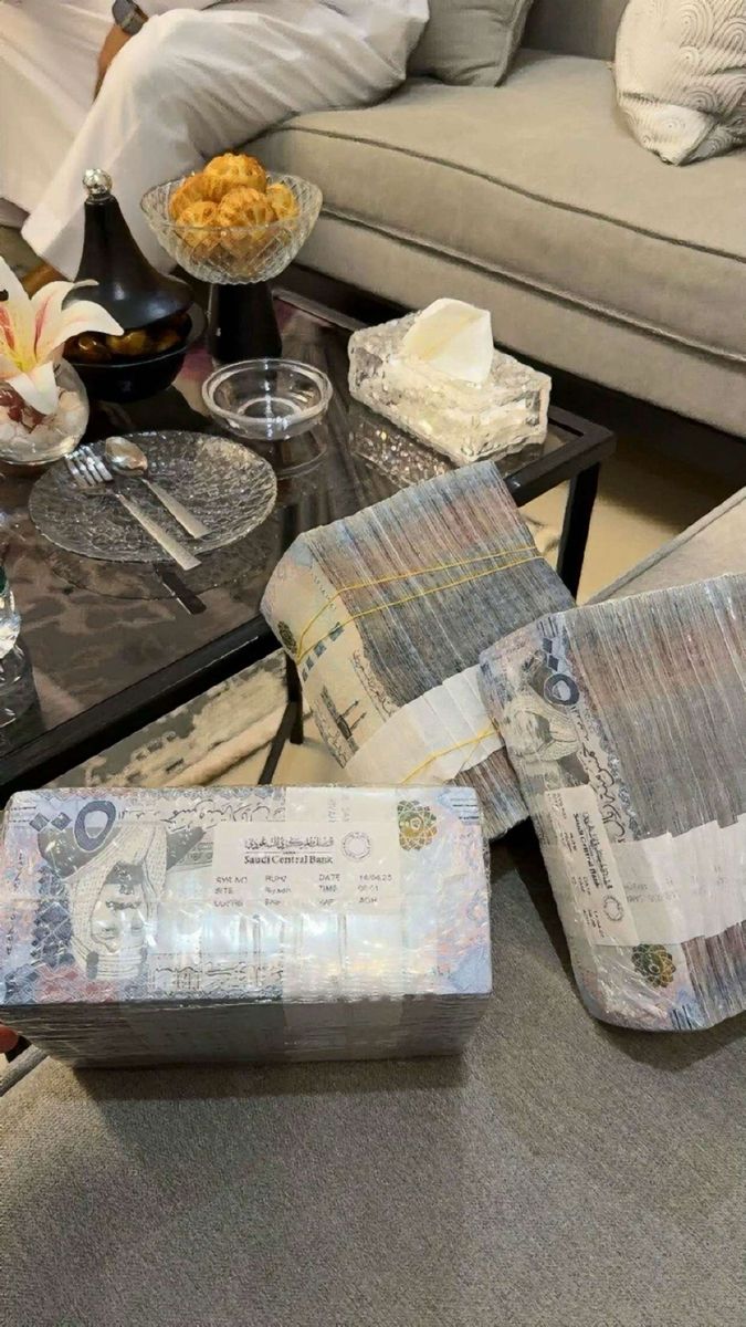 سحب قوي علي مبلـغ1000000ريال💸💰لـ4فائزين+ 5 (Apple iPhone 16 Pro)
الاول :400000ريال
الثاني :350000ريال
الثالث :150000ريال
الرابع :125000ريال
بدون شروط فقط تابعني وتابع <a href="/almaktabal96411/">المكتب الخاص ✍️✉️ </a> +رتويت🔄لايك❤️واكتب تم جرب حظك يمكن تفوز هالمره
وارسل اسمك ورقم جوالك في الخاص