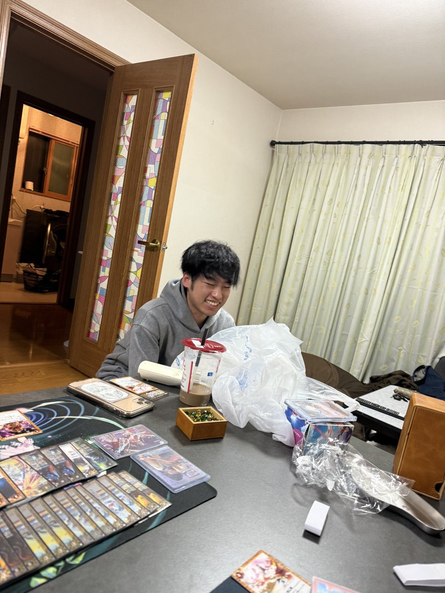 お兄さん負けすぎて罰ゲームのスクワット140回になった