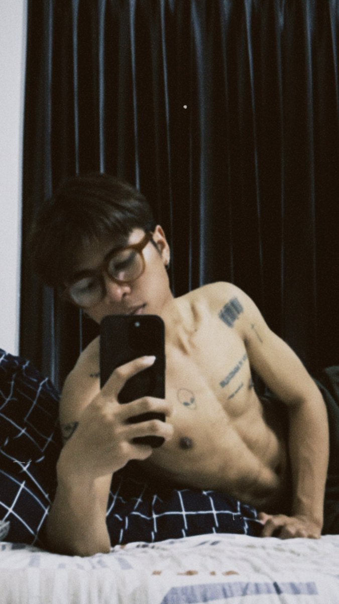 อยากจะเป็นให้ได้เลยแว่นเนี่ย