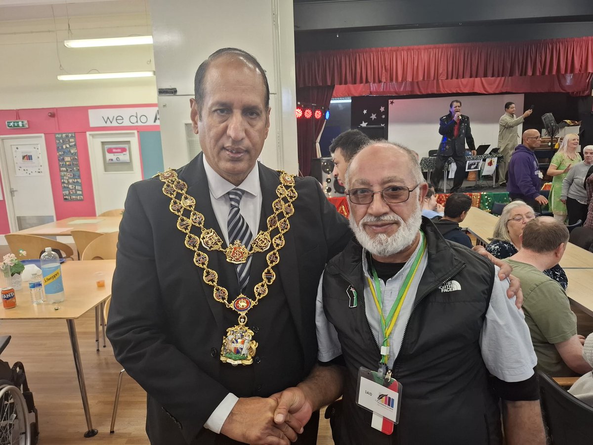 BrumLordMayor's tweet image. Last week I joined Alderman Bowen Day Centre for more Diwali celebrations.

A joyful afternoon filled with colour, music and community spirit.

Thank you to all who made it so special.

#DiwaliBirmingham #LordMayorCelebrates #InclusiveCommunity