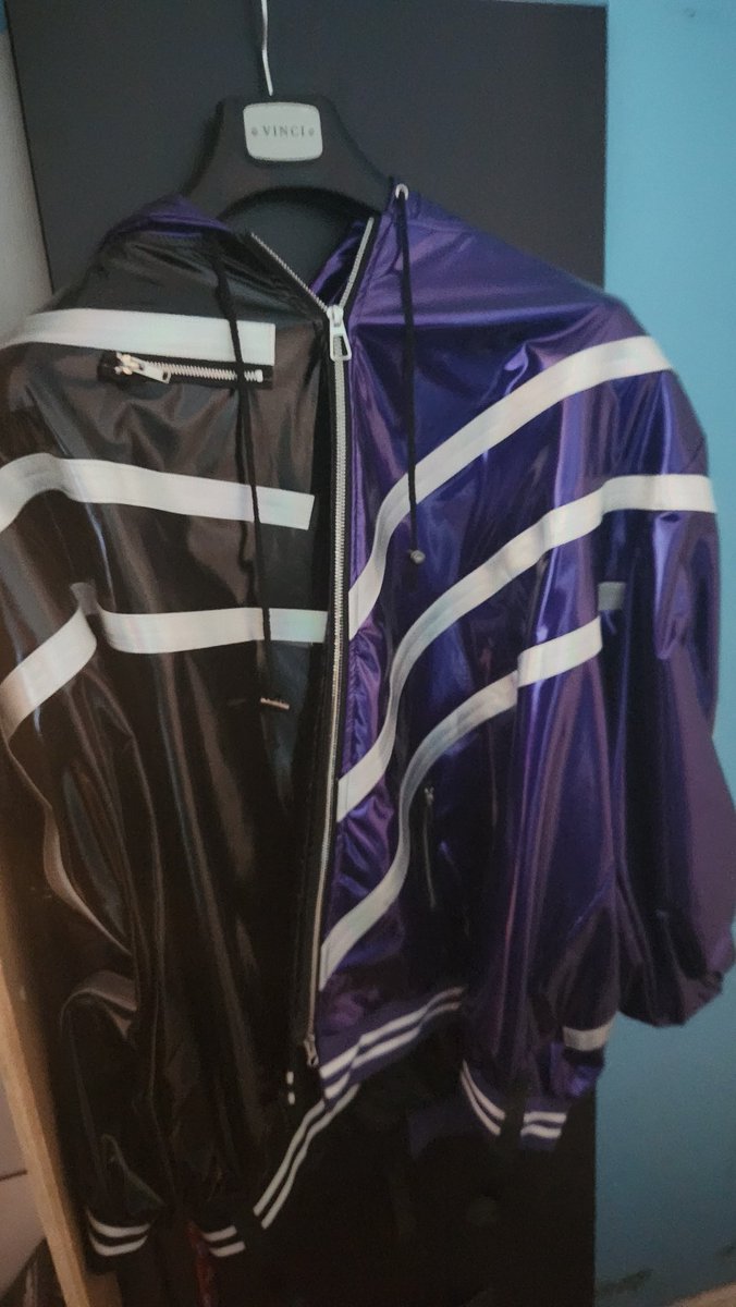 Going out with my friends tonight in reina gear, hope someone recognizes lol