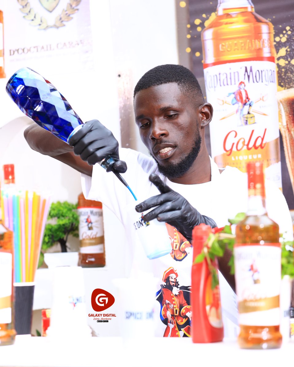 GalaxyTVUg's tweet image. Cocktails are flowing in plenty at the #JikonkoneBigBang.

#CaptainMorganUG Cheers your vibes!

#SpiceOn | #JikonkoneBigBang | #ZzinaLifeStyle