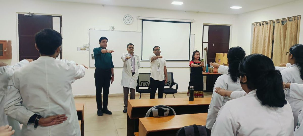 KIITDental's tweet photo. Proudly reaffirming our commitment to honesty, transparency & ethical conduct! Kalinga Institute of Dental Sciences takes the Integrity Pledge during Vigilance Awareness Week. #VigilanceAwarenessWeek #IntegrityPledge #KIIT #KIITDental #AchyutaSamanta https://t.co/LtZPpDqjrL