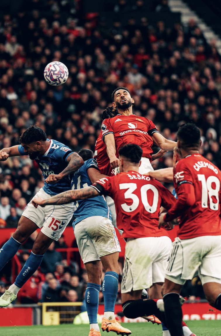 DHL Man Utd tweet media