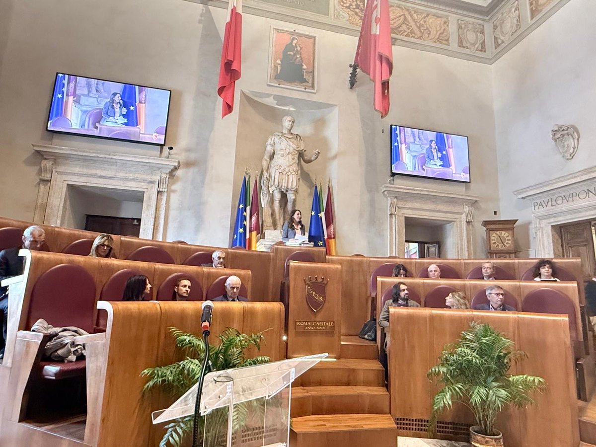 CislRomaRieti's tweet photo. Rosita Pelecca interviene oggi in Aula Giulio Cesare in Campidoglio su Salute e Sicurezza sul Lavoro su invito della Presidente dell'Assemblea Capitolina
Svetlana Celli.
“La Cisl continuerà a presiedere i luoghi delle decisioni per una compiuta Governance Partecipata a #Roma https://t.co/sfyjmENue1