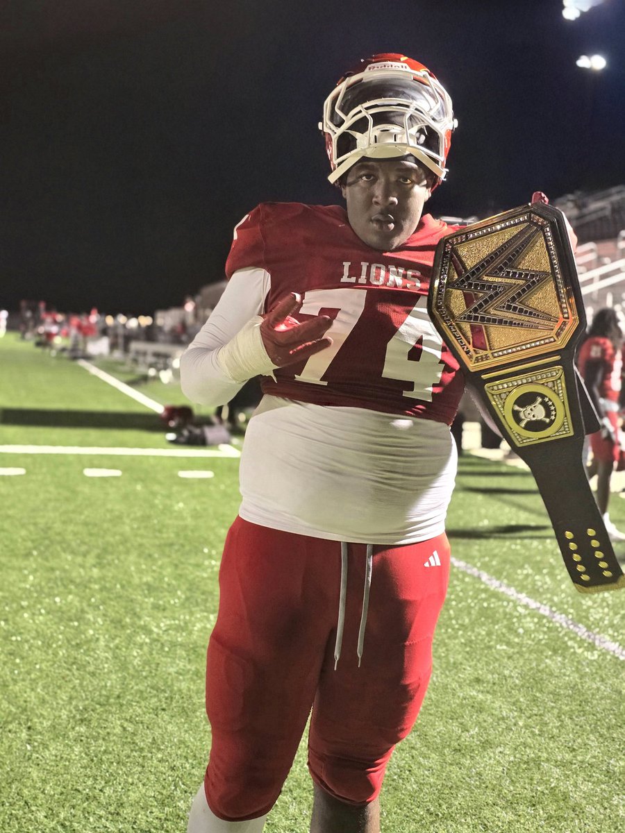 ricej32's tweet image. Coaches: I&apos;d like to introduce you to #emcc ☠️ 6-7 325 left tackle @kison_shepard. This young man will be on someone&apos;s @NFL draft board.