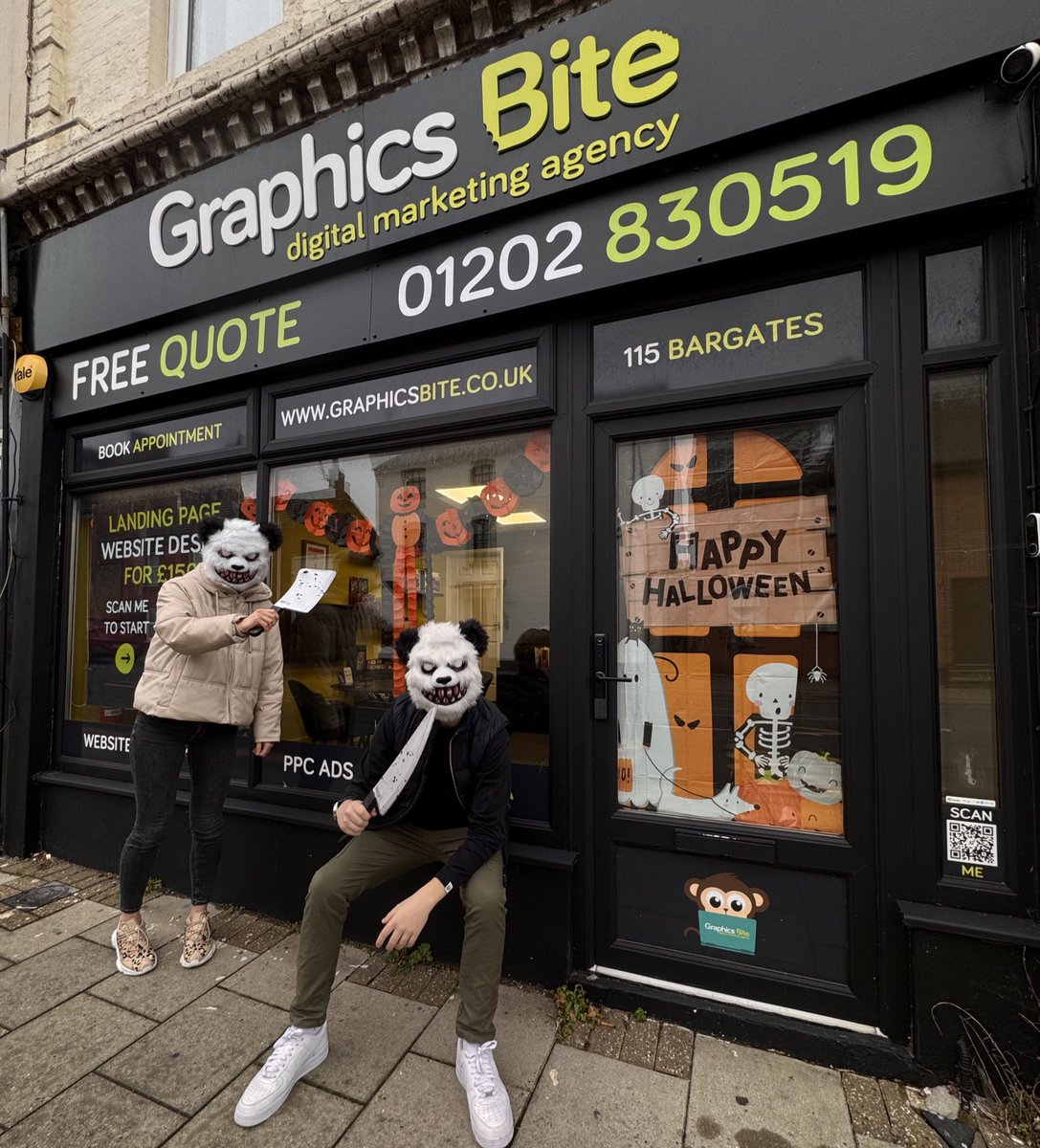 GraphicsBite's tweet image. 🎃 👻 Happy Halloween from GBHQ! 🕸️ 💻 #SpookySeason #WebDesignMagic #DigitalCreatures