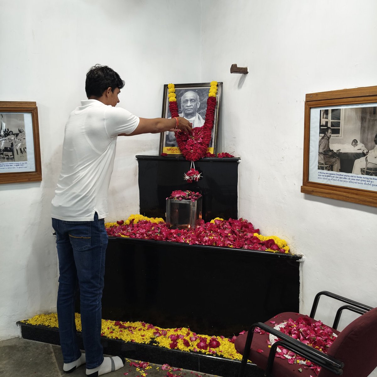 PIChaudhari1's tweet image. Humble tributes to #SardarVallabhbhaiPatel, popularly known as ‘Iron Man of India’, on his birth anniversary.His immense contributions to the freedom struggle,his steely resolve to unite India and his vision of a strong,powerful country continue to inspire all of us.#karamsad