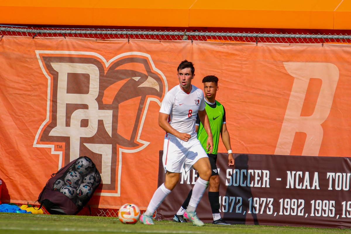 BGSUMSoccer's tweet photo. 🔸Final home game for our seniors!
🔸Free admission! 
🔸Free candy for kids &amp; a halftime costume parade!

Come join us at Cochrane Stadium tonight at 7 pm!

#GoFalcons #AyZiggy 🟠🟤 https://t.co/nirCIorjbx