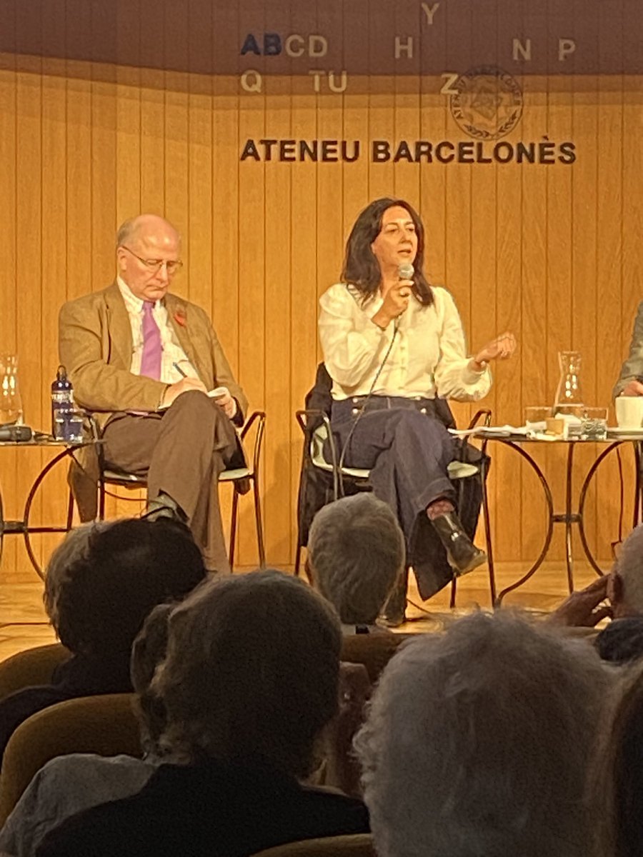 Bufetada de <a href="/casals_neus/">Neus Torbisco Casals🎗</a> en la taula final del simposi d’<a href="/assemblea/">Assemblea Nacional Catalana</a> respecte del pragmatisme que no ha aconseguit mai conquestes decisives.
Rosa Parks va aconseguir el que va aconseguir no per pragmatisme sinó perquè en un procés de moltes passes petites sostingudes en el temps i