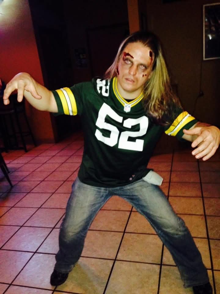 Throwback to one of my all-time favorite Halloween costumes! Zombie <a href="/ClayMatthews52/">Clay Matthews III</a> will still run down your favorite QB! #GoPackGo <a href="/packers/">Green Bay Packers</a>